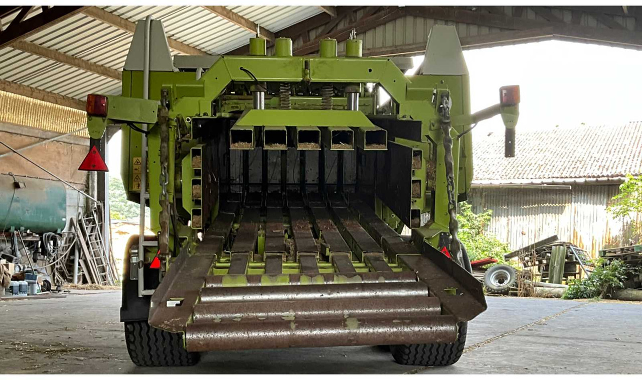 2006 Claas Quadrant 2200 baler - Vierkante balenpers: afbeelding 4 2006 Claas Quadrant 2200 baler - Vierkante balenpers: afbeelding 4