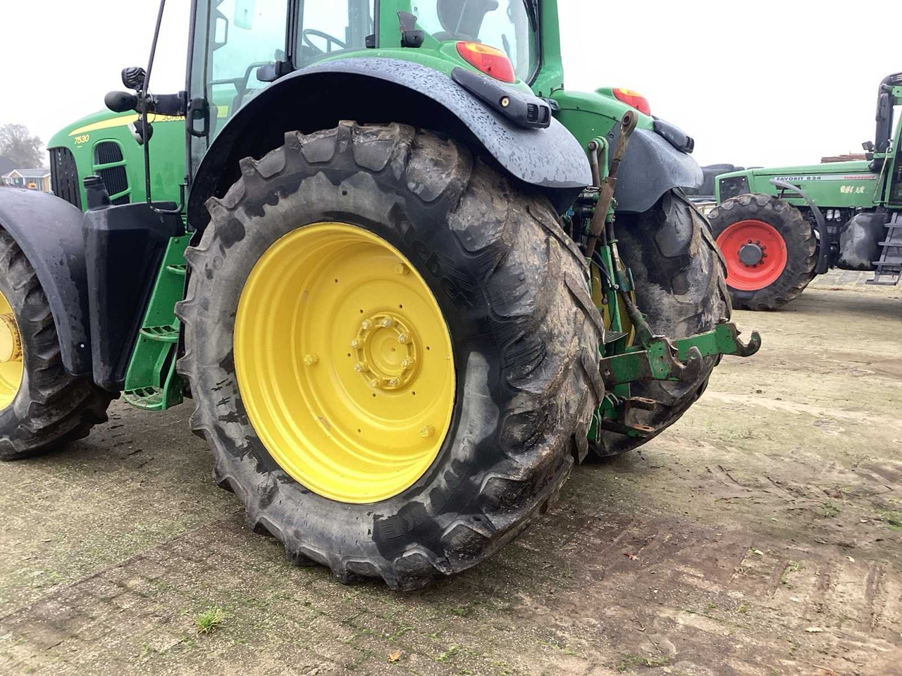 2008 JOHN DEERE 7530 PREMIUM FOUR WHEEL DRIVE FARM TRACTOR - Tractor: afbeelding 5 2008 JOHN DEERE 7530 PREMIUM FOUR WHEEL DRIVE FARM TRACTOR - Tractor: afbeelding 5
