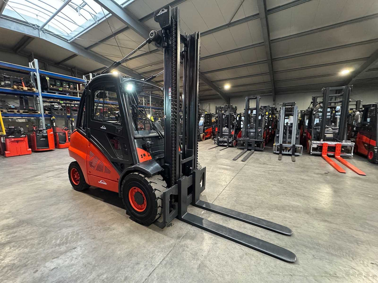 2011 LINDE H50D 5.000KG 3.+4TH VALVE DIESEL FORKLIFT FORKLIFT - Heftruck: afbeelding 4 2011 LINDE H50D 5.000KG 3.+4TH VALVE DIESEL FORKLIFT FORKLIFT - Heftruck: afbeelding 4