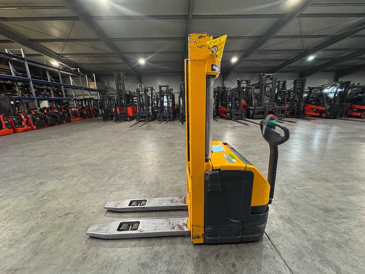 2012 SERVICE + UVV 09/2026 JUNGHEINRICH EJC220 2,000KG STACKER PALLET TRUCK ANT FREE LIFT 5,484 HOURS - Heftruck: afbeelding 1 2012 SERVICE + UVV 09/2026 JUNGHEINRICH EJC220 2,000KG STACKER PALLET TRUCK ANT FREE LIFT 5,484 HOURS - Heftruck: afbeelding 1