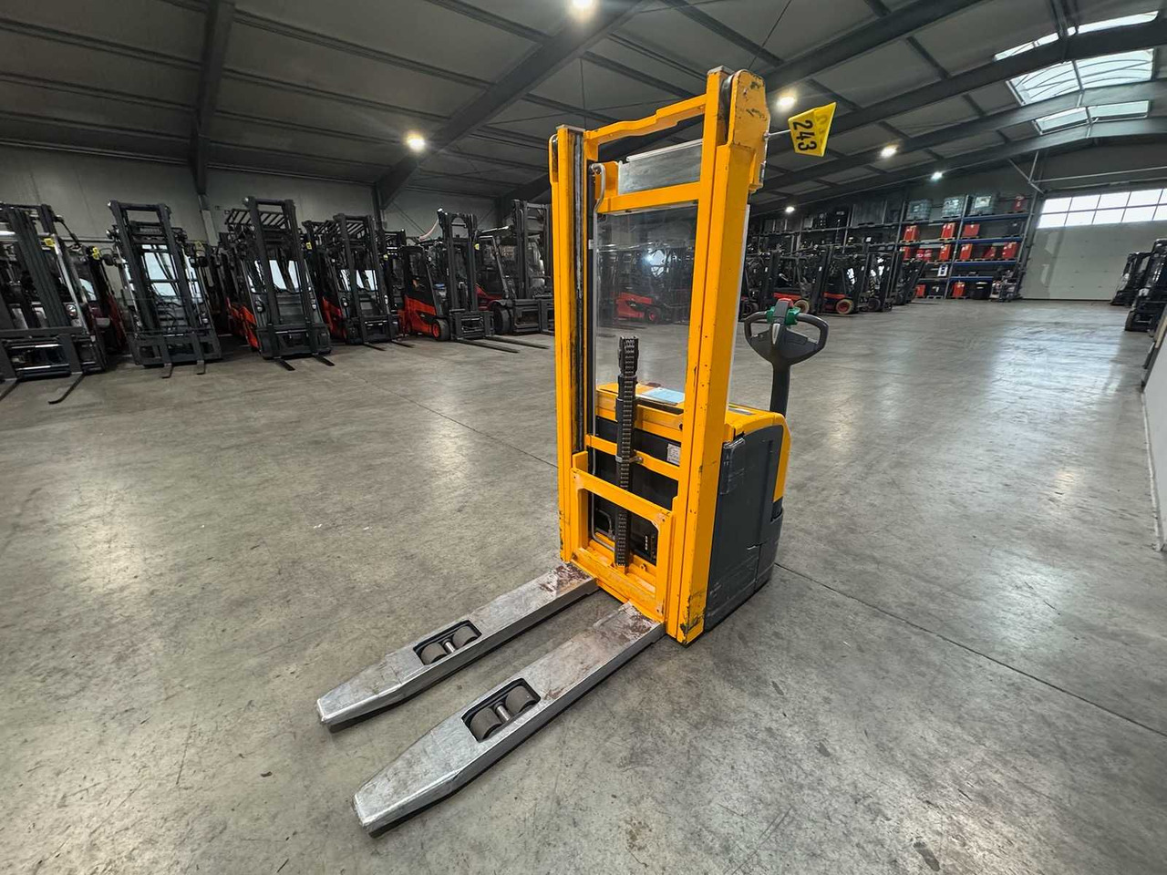 2012 SERVICE + UVV 09/2026 JUNGHEINRICH EJC220 2,000KG STACKER PALLET TRUCK ANT FREE LIFT 5,484 HOURS - Heftruck: afbeelding 4 2012 SERVICE + UVV 09/2026 JUNGHEINRICH EJC220 2,000KG STACKER PALLET TRUCK ANT FREE LIFT 5,484 HOURS - Heftruck: afbeelding 4