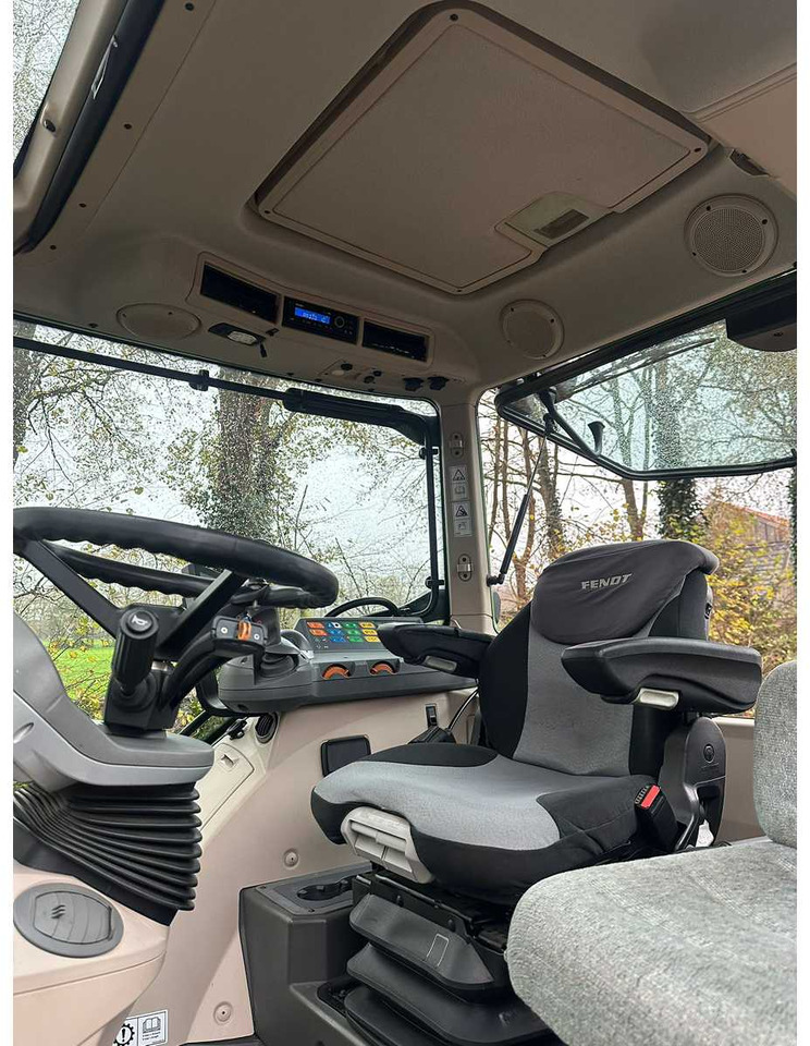2015 FENDT 312 VARIO S4 ALL-WHEEL DRIVE FARM TRACTOR - Tractor: afbeelding 4 2015 FENDT 312 VARIO S4 ALL-WHEEL DRIVE FARM TRACTOR - Tractor: afbeelding 4