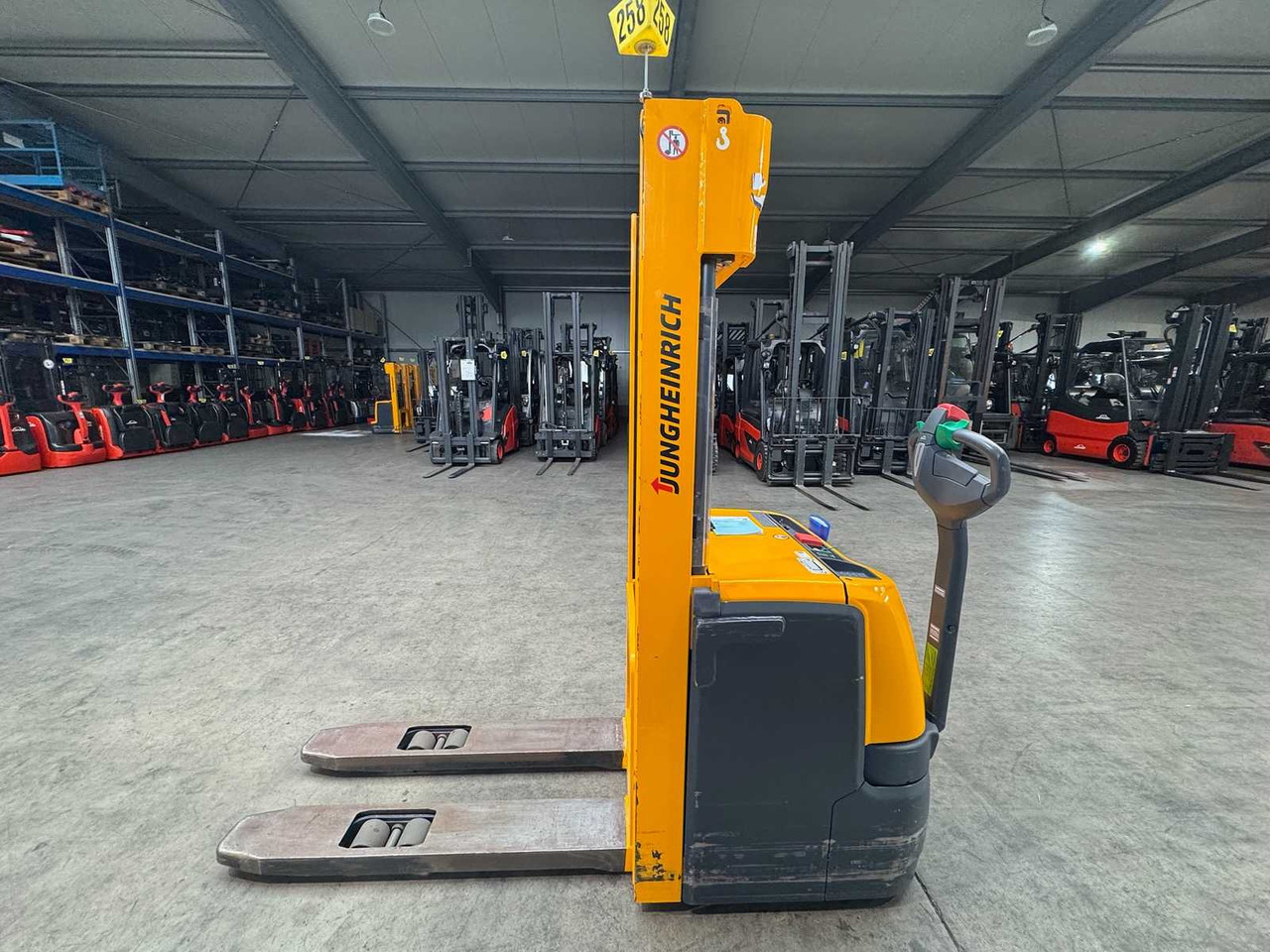 2015 JUNGHEINRICH EJC220 2,000KG STACKER PALLET TRUCK ANT FREE LIFT - Heftruck: afbeelding 5 2015 JUNGHEINRICH EJC220 2,000KG STACKER PALLET TRUCK ANT FREE LIFT - Heftruck: afbeelding 5