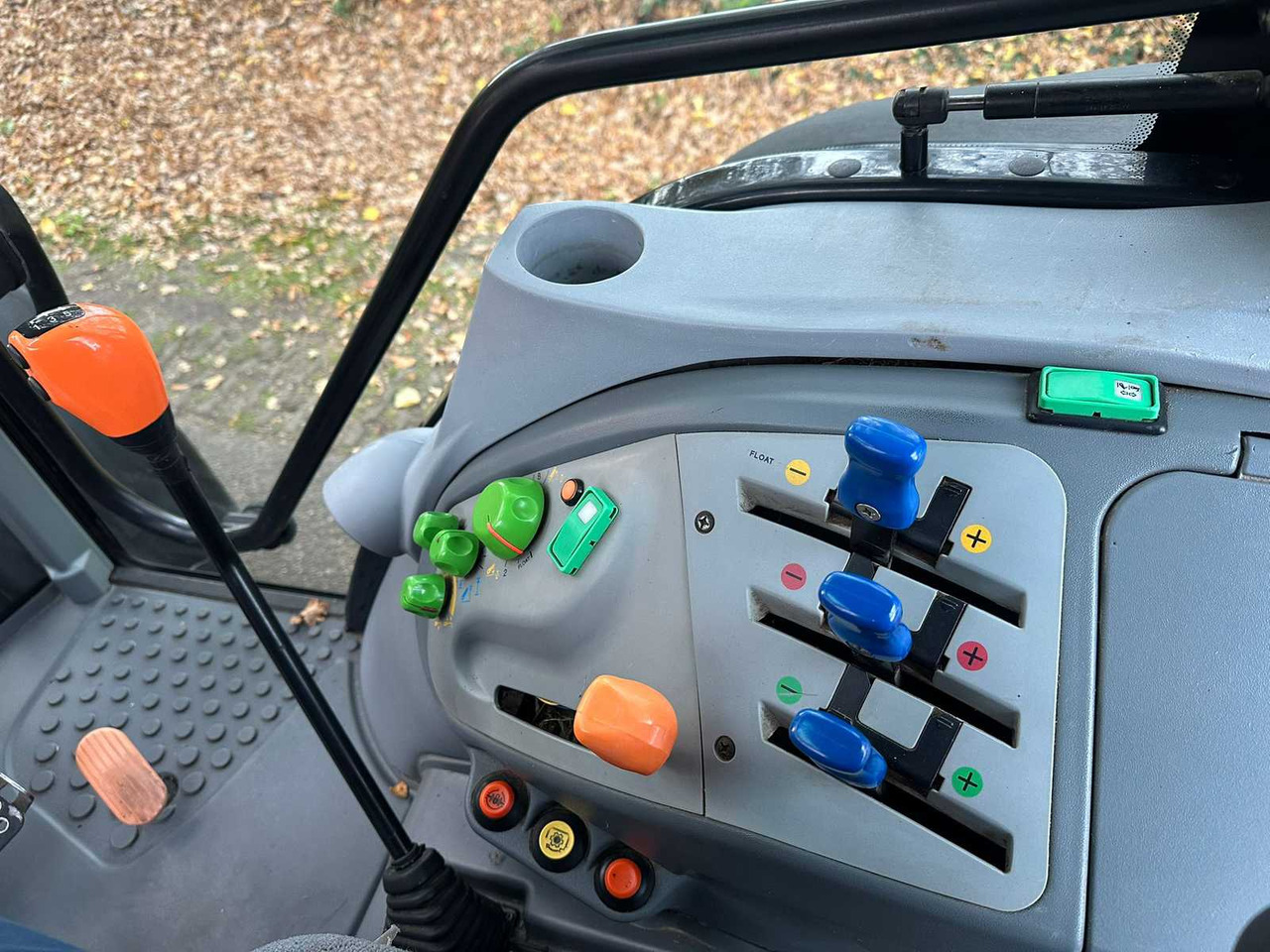 Tractor 2016 DEUTZ-FAHR 5080D FOUR WHEEL DRIVE FARM TRACTOR: afbeelding 9 Tractor 2016 DEUTZ-FAHR 5080D FOUR WHEEL DRIVE FARM TRACTOR: afbeelding 9