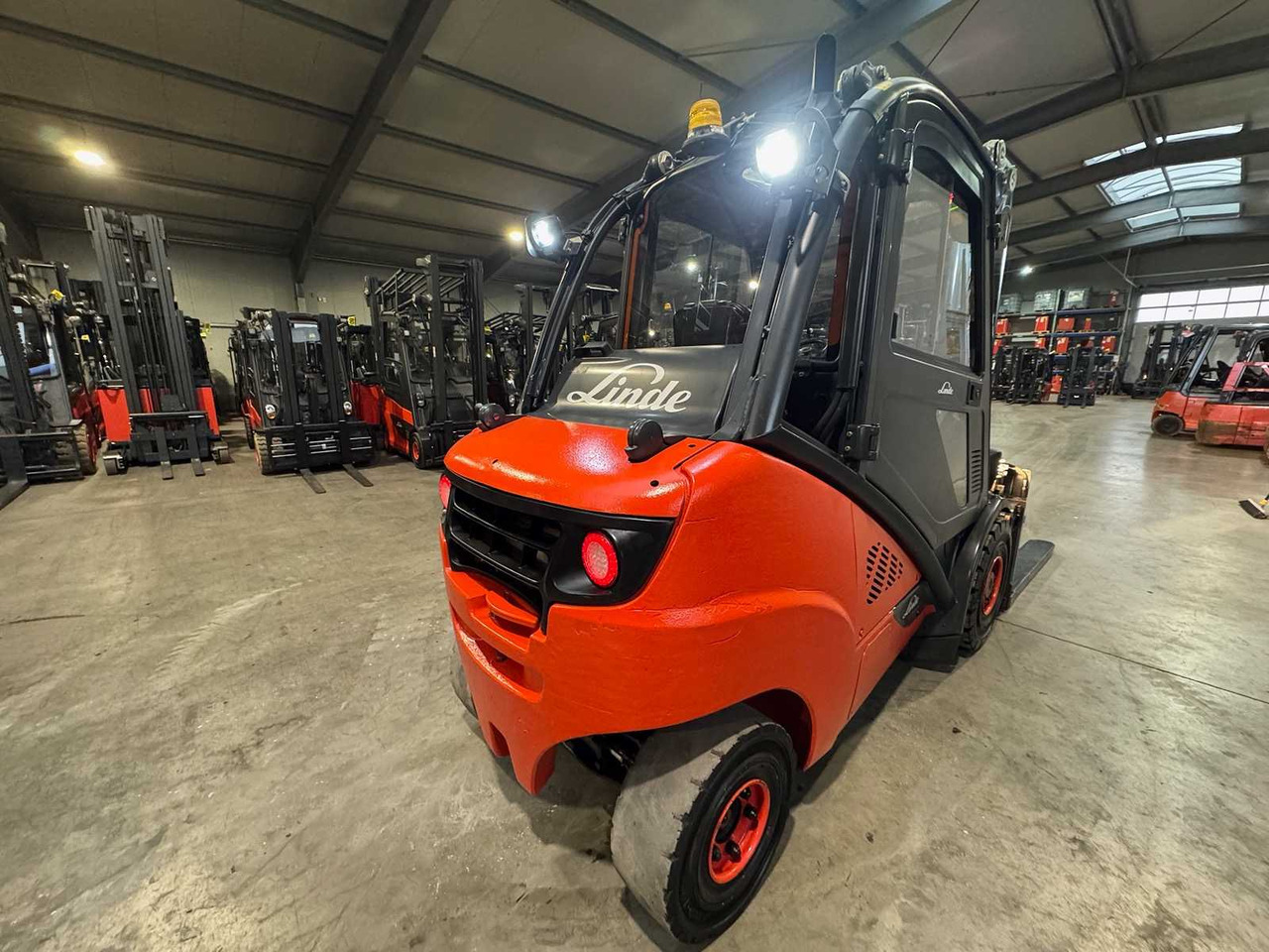 2016 SERVICE + UVV 03/2026 LINDE H35T-02 3RD + 4TH + 5TH VALVE FORK ADJUSTER TELESCOPIC FORKS STVZO GAS FORKLIFT 2,595 HOURS - Heftruck: afbeelding 5 2016 SERVICE + UVV 03/2026 LINDE H35T-02 3RD + 4TH + 5TH VALVE FORK ADJUSTER TELESCOPIC FORKS STVZO GAS FORKLIFT 2,595 HOURS - Heftruck: afbeelding 5