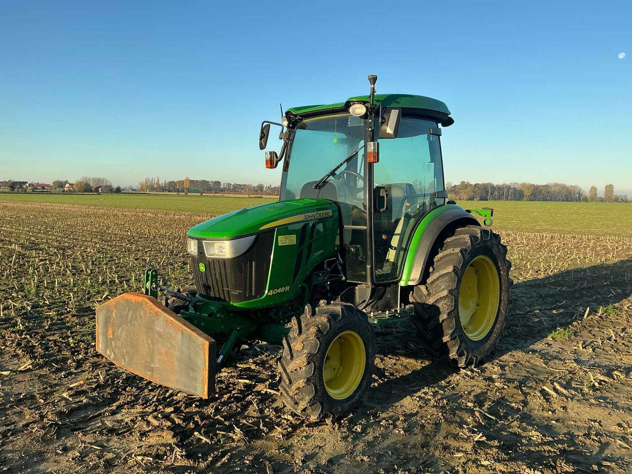 2017 JOHN DEERE 4049R FARM TRACTOR - Tractor: afbeelding 1 2017 JOHN DEERE 4049R FARM TRACTOR - Tractor: afbeelding 1
