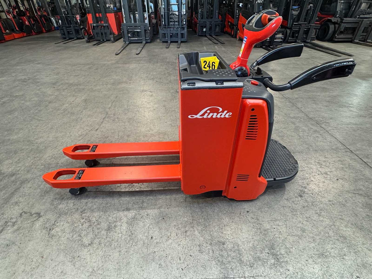 2017 S+UVV 07/2026 LINDE T20AP 2.000KG STACKER ELECTRIC PALLET TRUCK ANT - Heftruck: afbeelding 1 2017 S+UVV 07/2026 LINDE T20AP 2.000KG STACKER ELECTRIC PALLET TRUCK ANT - Heftruck: afbeelding 1