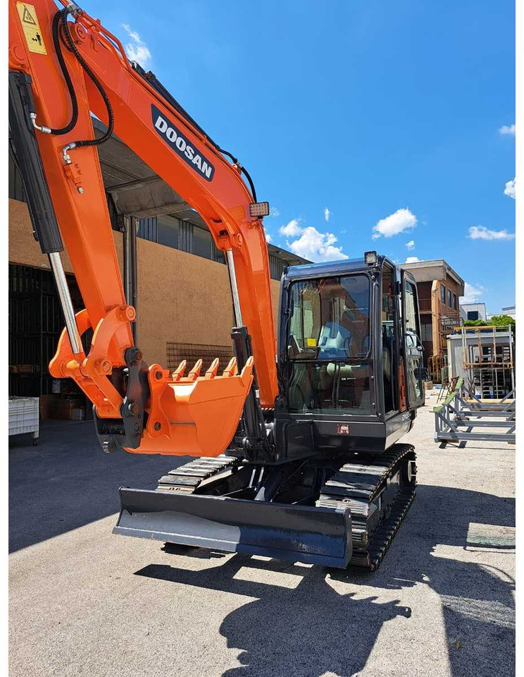 2018 DOOSAN DX55-9C MINI EXCAVATOR - Graafmachine: afbeelding 2 2018 DOOSAN DX55-9C MINI EXCAVATOR - Graafmachine: afbeelding 2
