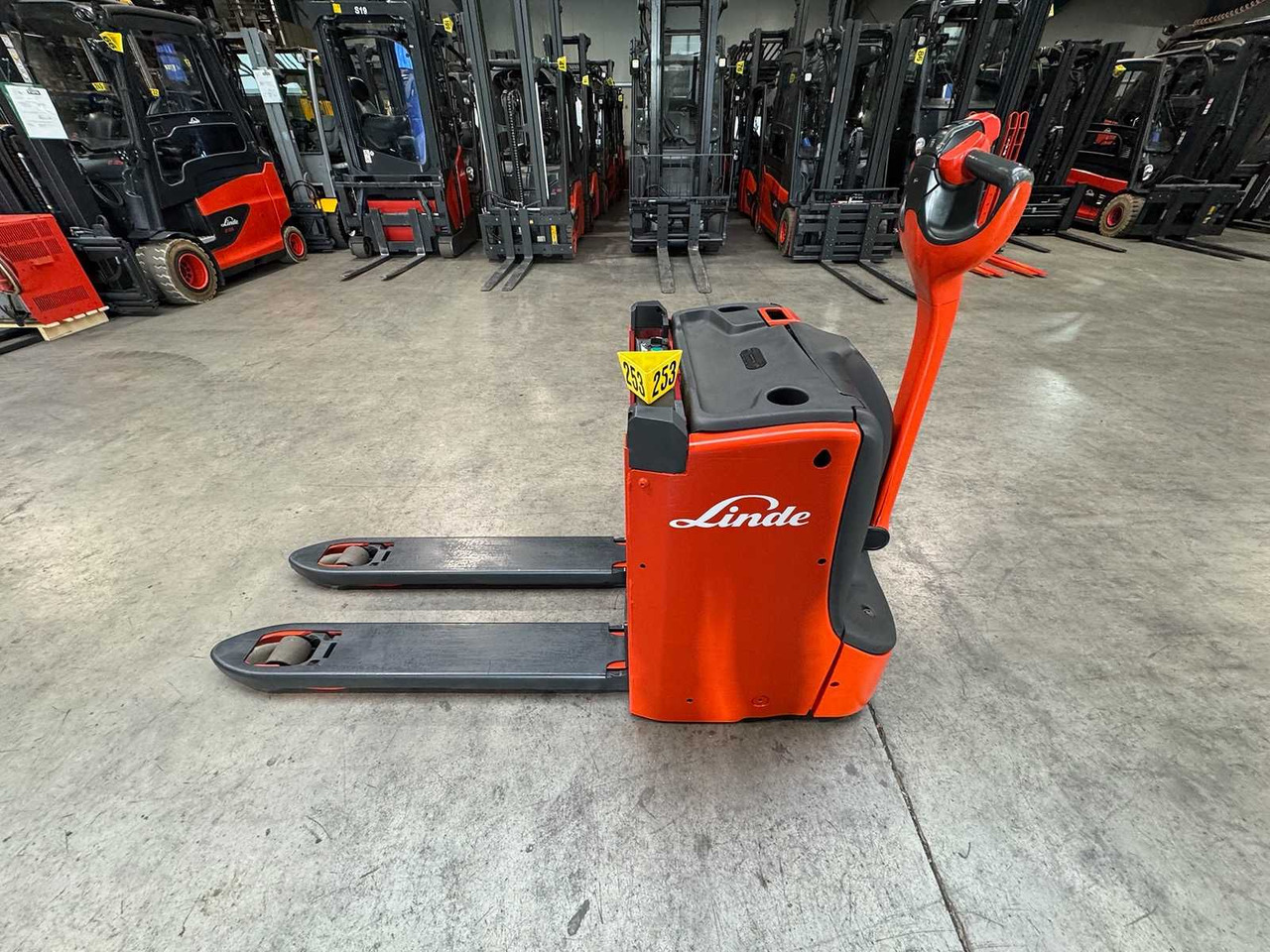 2018 LINDE T16L PALLET TRUCK ANT STACKER INITIAL STROKE 1,480 HOURS - Heftruck: afbeelding 2 2018 LINDE T16L PALLET TRUCK ANT STACKER INITIAL STROKE 1,480 HOURS - Heftruck: afbeelding 2
