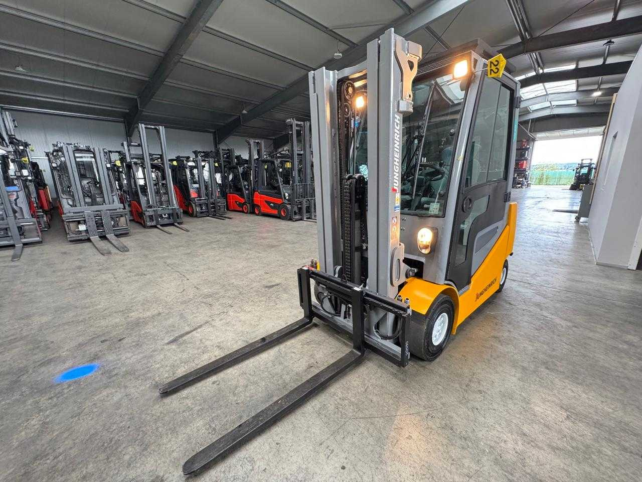 2019 SERVICE + UVV 09/2026 JUNGHEINRICH EFG425 EVO 2,500KG TRIPLEX ELECTRIC FORKLIFT 3RD + 4TH VALVE 7,821 HOURS - Heftruck: afbeelding 2 2019 SERVICE + UVV 09/2026 JUNGHEINRICH EFG425 EVO 2,500KG TRIPLEX ELECTRIC FORKLIFT 3RD + 4TH VALVE 7,821 HOURS - Heftruck: afbeelding 2