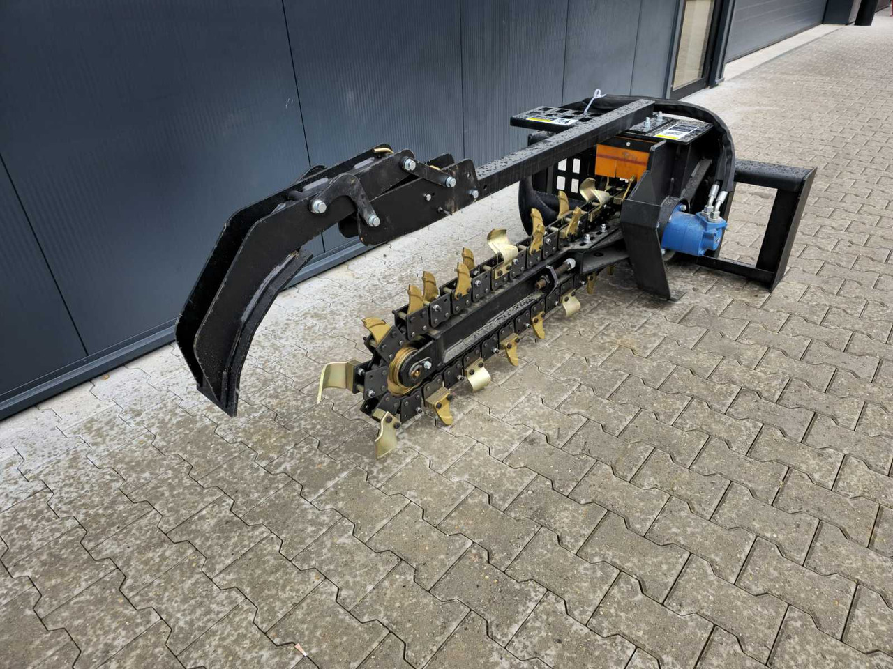 Rhino-cross Sleuvenfrees - Aanbouwdeel voor Bouwmachine: afbeelding 1 Rhino-cross Sleuvenfrees - Aanbouwdeel voor Bouwmachine: afbeelding 1