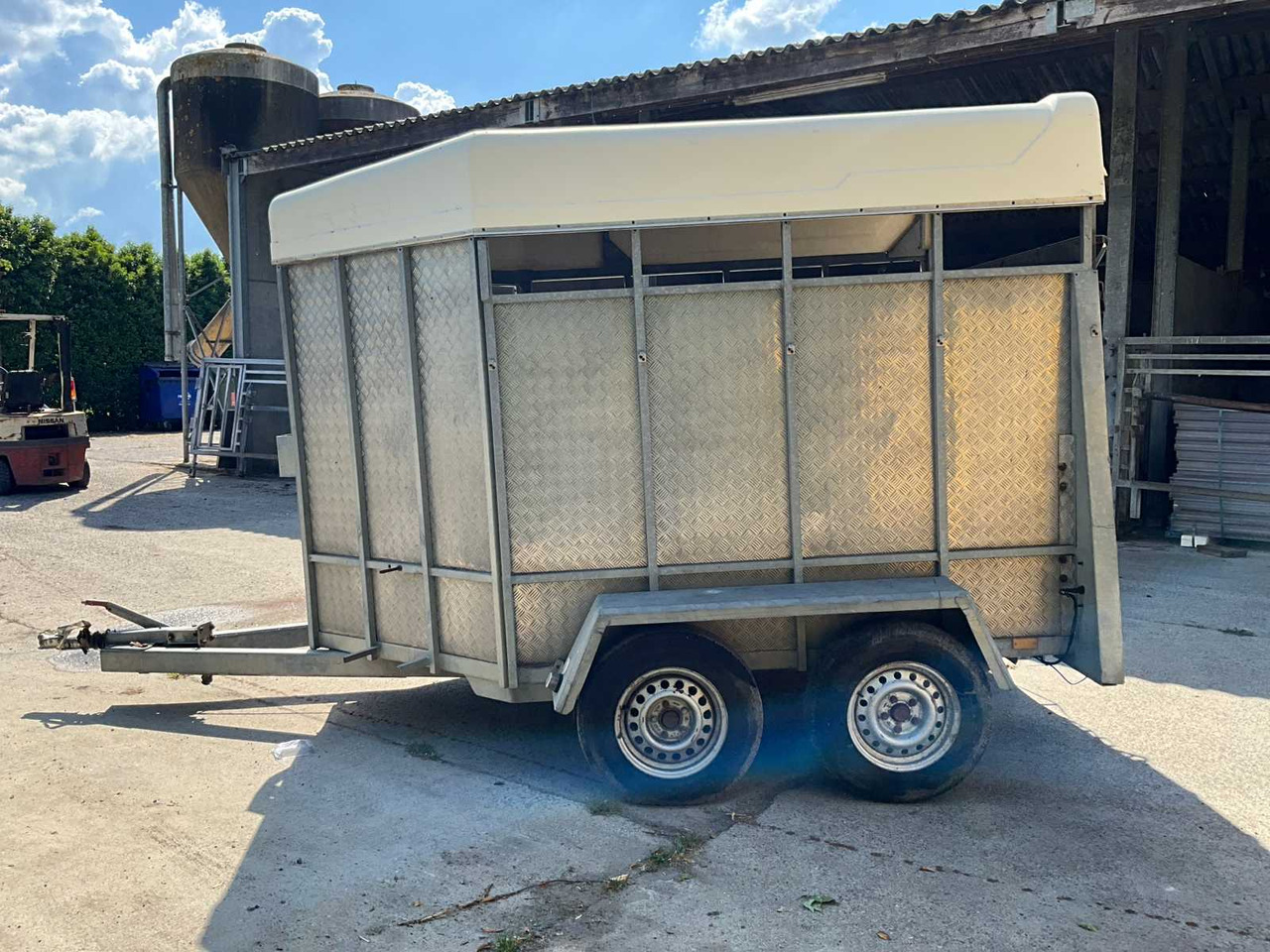TACK - L-2700-2 - 2004 - ANIMAL TRAILER - Aanhanger: afbeelding 2 TACK - L-2700-2 - 2004 - ANIMAL TRAILER - Aanhanger: afbeelding 2