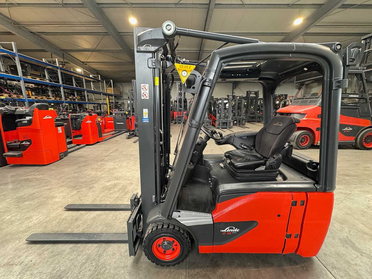 BATTERY 2021 SERVICE + UVV 07/26 LINDE E16 EVO 1,600KG DUPLEX FREE LIFT ELECTRIC FORKLIFT - Heftruck: afbeelding 1 BATTERY 2021 SERVICE + UVV 07/26 LINDE E16 EVO 1,600KG DUPLEX FREE LIFT ELECTRIC FORKLIFT - Heftruck: afbeelding 1