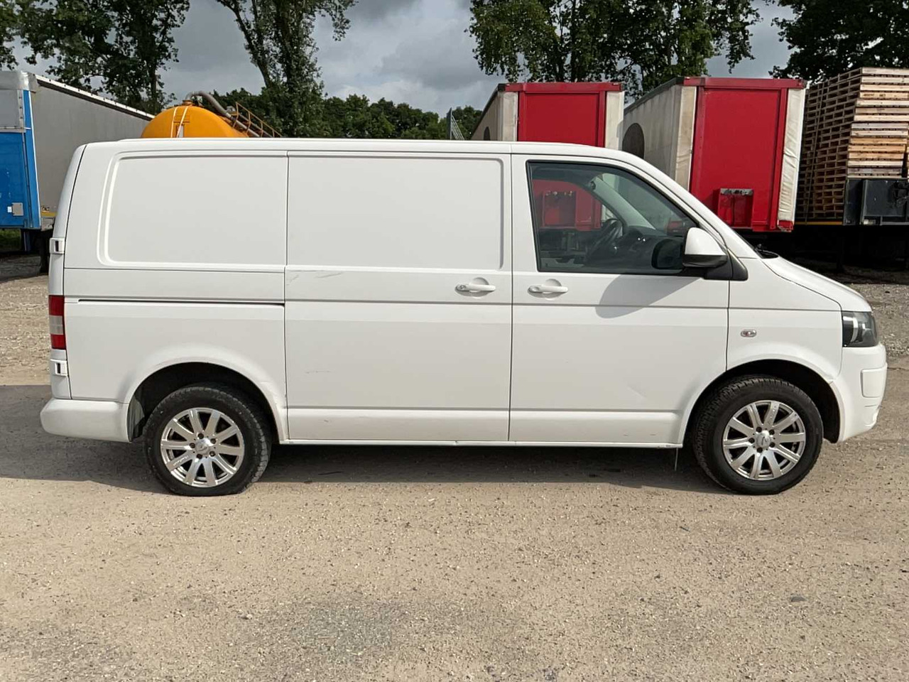 2011 VOLKSWAGEN TRANSPORTER 2.0TDI L1H1 COMMERCIAL VEHICLE - Bedrijfswagen: afbeelding 4 2011 VOLKSWAGEN TRANSPORTER 2.0TDI L1H1 COMMERCIAL VEHICLE - Bedrijfswagen: afbeelding 4