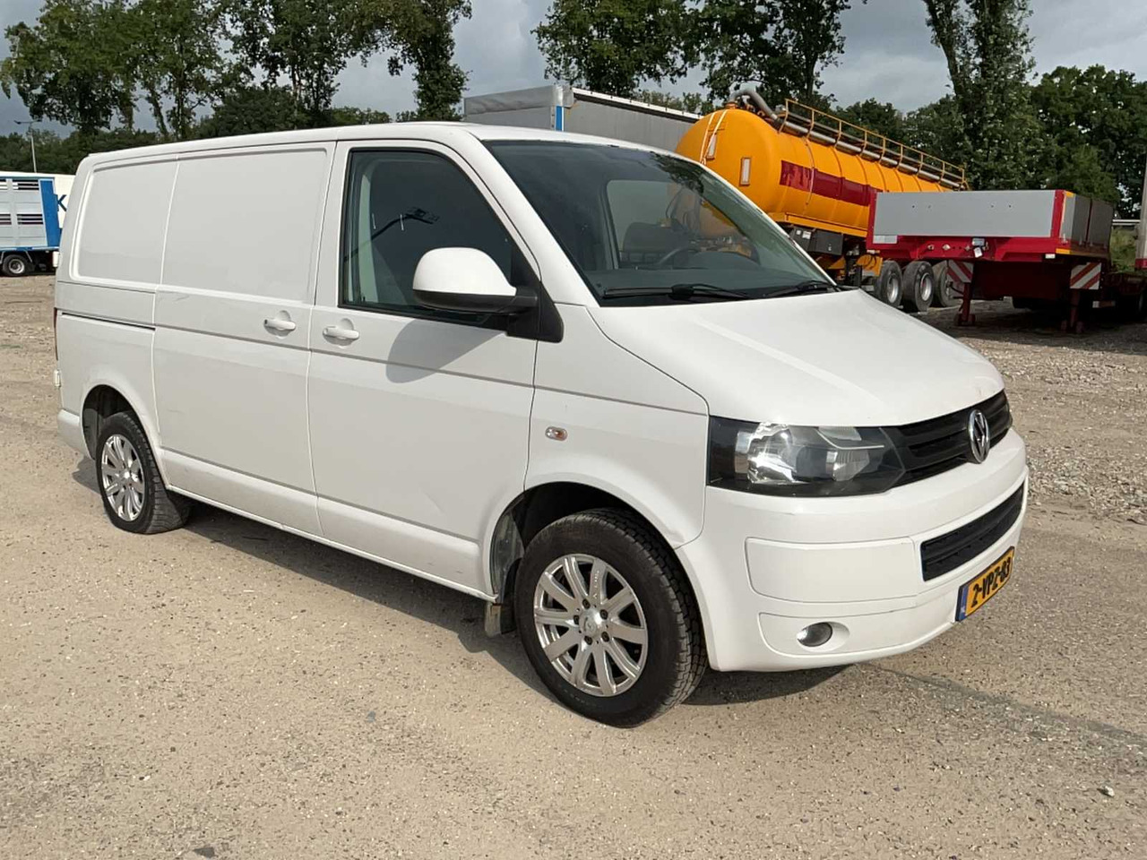2011 VOLKSWAGEN TRANSPORTER 2.0TDI L1H1 COMMERCIAL VEHICLE - Bedrijfswagen: afbeelding 3 2011 VOLKSWAGEN TRANSPORTER 2.0TDI L1H1 COMMERCIAL VEHICLE - Bedrijfswagen: afbeelding 3