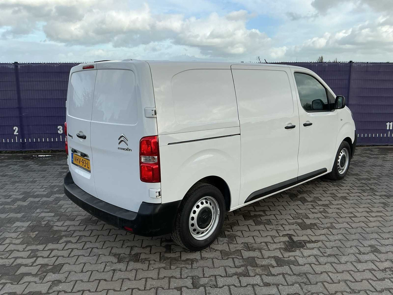 2020 - CITROEN - JUMPY - 1.5 BLUEHDI CLUB - COMMERCIAL VEHICLE - Bedrijfswagen: afbeelding 4 2020 - CITROEN - JUMPY - 1.5 BLUEHDI CLUB - COMMERCIAL VEHICLE - Bedrijfswagen: afbeelding 4