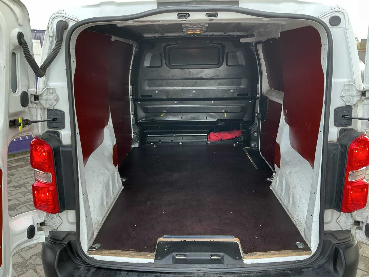 2020 - CITROEN - JUMPY - 1.5 BLUEHDI CLUB - COMMERCIAL VEHICLE - Bedrijfswagen: afbeelding 5 2020 - CITROEN - JUMPY - 1.5 BLUEHDI CLUB - COMMERCIAL VEHICLE - Bedrijfswagen: afbeelding 5