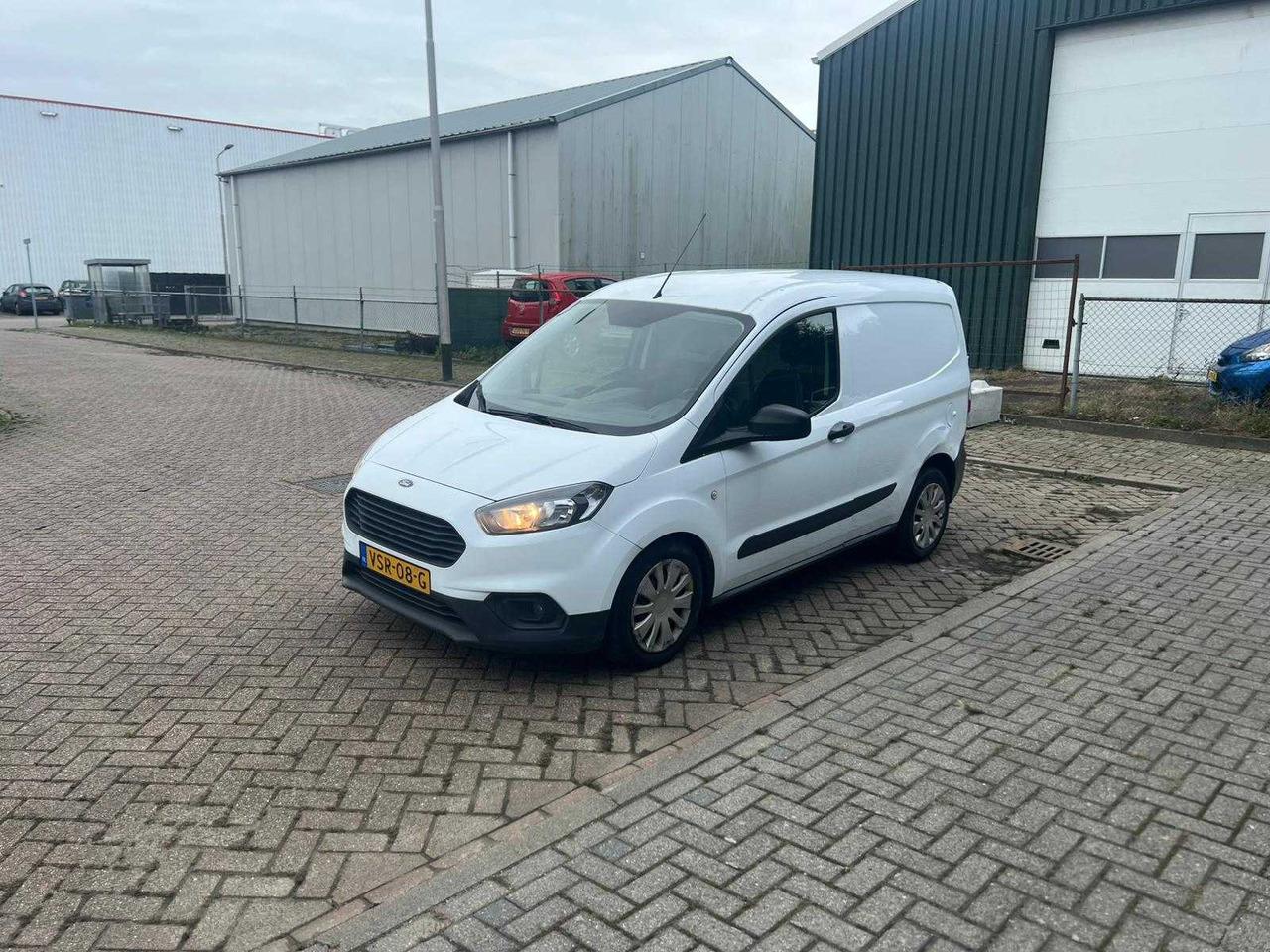 FORD - 1.5 TDCI AMBIENTE START&STOP - TRANSIT COURIER, VSR-08-G - Bedrijfswagen: afbeelding 1 FORD - 1.5 TDCI AMBIENTE START&STOP - TRANSIT COURIER, VSR-08-G - Bedrijfswagen: afbeelding 1