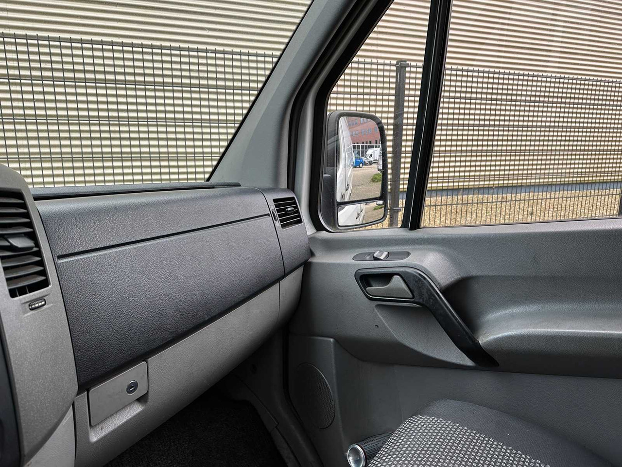 Bedrijfswagen MERCEDES-BENZ SPRINTER 315 2.2 CDI 366 EHD 150HP 2007, 49-VGK-5 COMMERCIAL VEHICLE YOUNGTIMER: afbeelding 17 Bedrijfswagen MERCEDES-BENZ SPRINTER 315 2.2 CDI 366 EHD 150HP 2007, 49-VGK-5 COMMERCIAL VEHICLE YOUNGTIMER: afbeelding 17