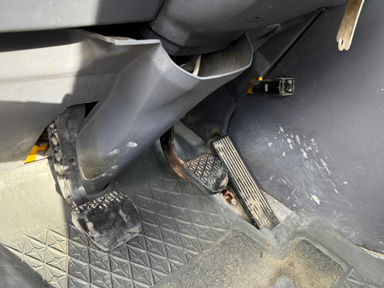 Bedrijfswagen MERCEDES - VARIO 814 4X4 - COMMERCIAL VEHICLE TIPPER: afbeelding 19 Bedrijfswagen MERCEDES - VARIO 814 4X4 - COMMERCIAL VEHICLE TIPPER: afbeelding 19