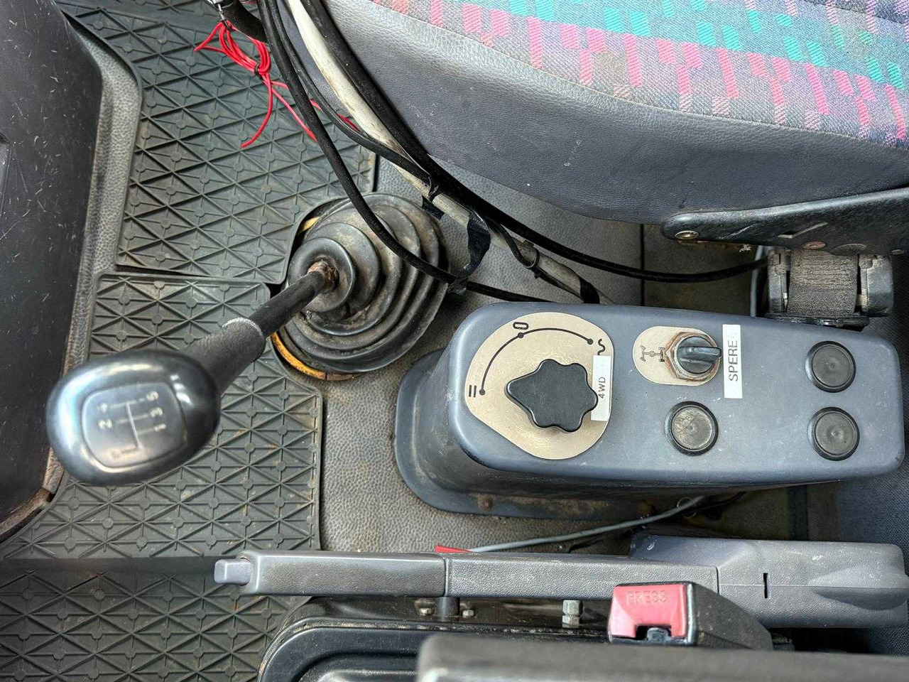 Bedrijfswagen MERCEDES - VARIO 814 4X4 - COMMERCIAL VEHICLE TIPPER: afbeelding 10 Bedrijfswagen MERCEDES - VARIO 814 4X4 - COMMERCIAL VEHICLE TIPPER: afbeelding 10