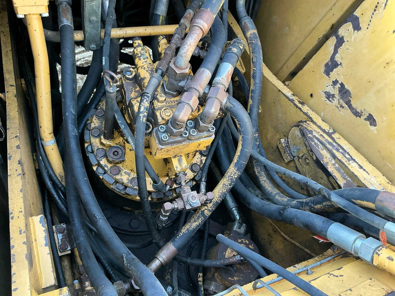 Caterpillar CATERPILLAR - 320 L - TRACKED EXCAVATOR - 1995 - Rupsgraafmachine: afbeelding 2 Caterpillar CATERPILLAR - 320 L - TRACKED EXCAVATOR - 1995 - Rupsgraafmachine: afbeelding 2