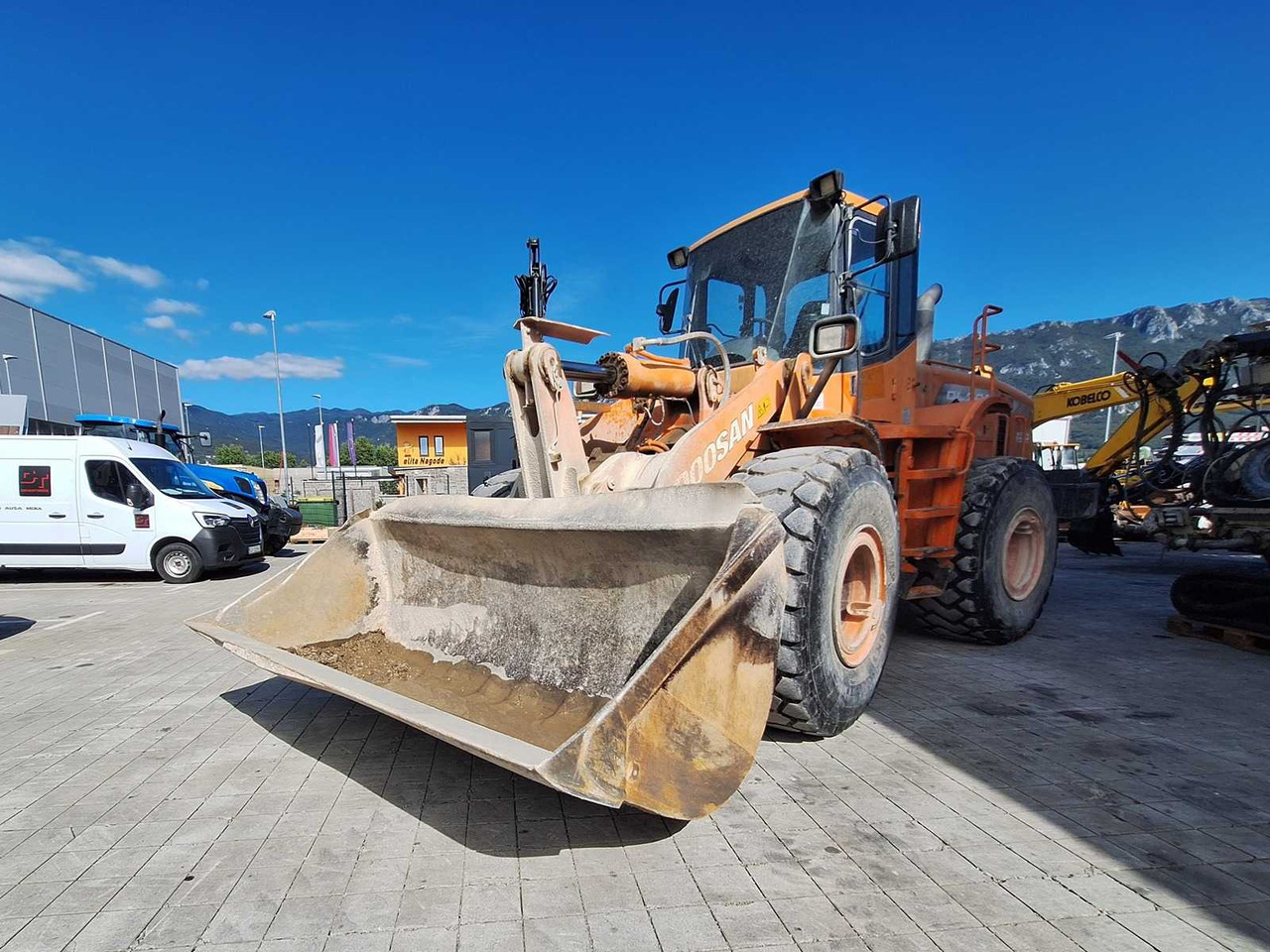 DOOSAN DL 300 - Wiellader: afbeelding 4 DOOSAN DL 300 - Wiellader: afbeelding 4