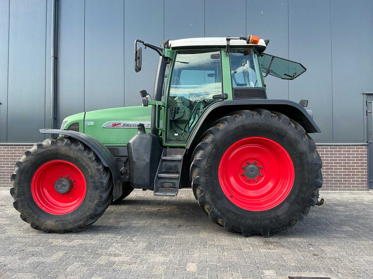 Fendt 716 Vario - Tractor: afbeelding 2 Fendt 716 Vario - Tractor: afbeelding 2