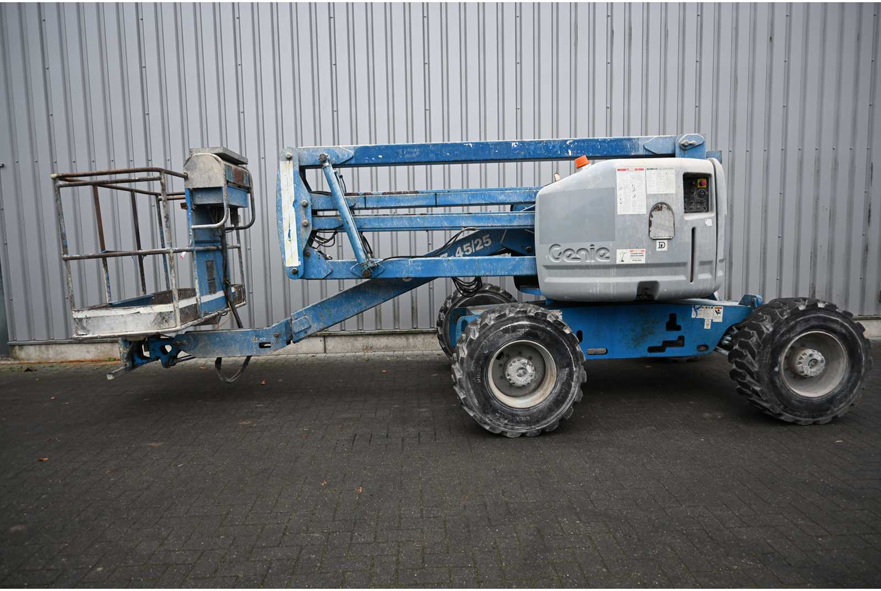 GENIE - 2003 - Z-45/25 - AERIAL PLATFORM - Hoogwerker: afbeelding 1 GENIE - 2003 - Z-45/25 - AERIAL PLATFORM - Hoogwerker: afbeelding 1