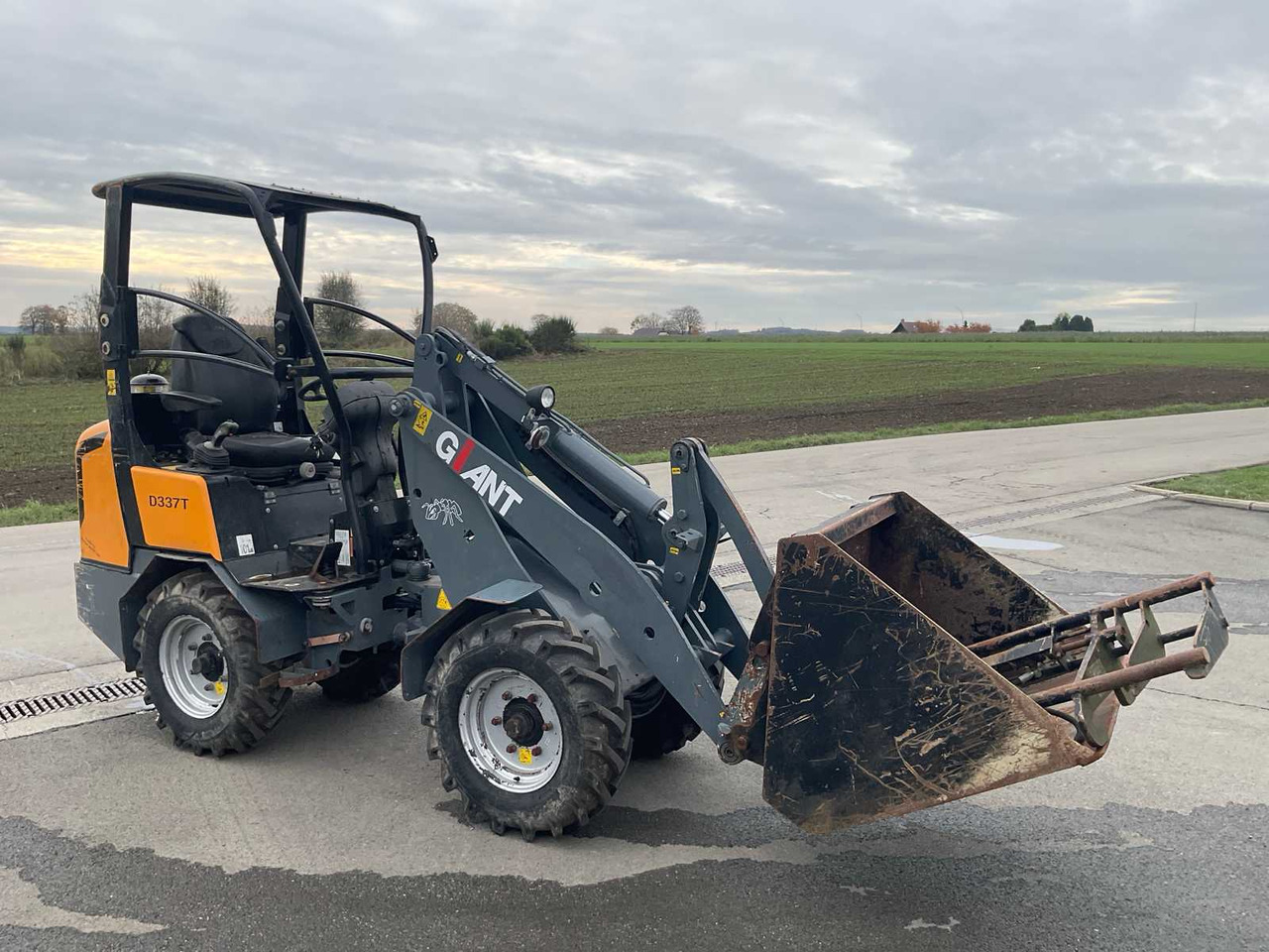 Giant D337T - Wiellader: afbeelding 4 Giant D337T - Wiellader: afbeelding 4