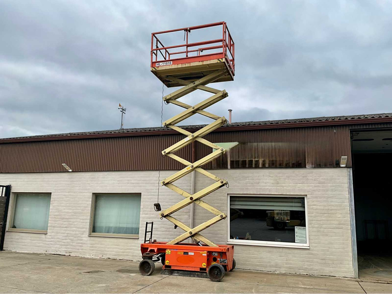 HOLLAND LIFT HL11816 SCISSOR LIFT AERIAL PLATFORM - Hoogwerker: afbeelding 1 HOLLAND LIFT HL11816 SCISSOR LIFT AERIAL PLATFORM - Hoogwerker: afbeelding 1