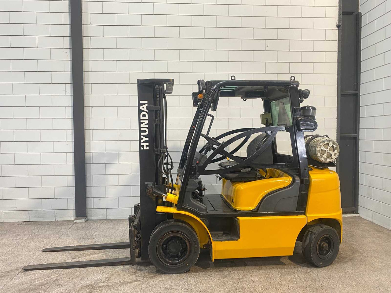 HYUNDAI - 2012 - 25L-7A - FORKLIFT TRUCK - Heftruck: afbeelding 1 HYUNDAI - 2012 - 25L-7A - FORKLIFT TRUCK - Heftruck: afbeelding 1