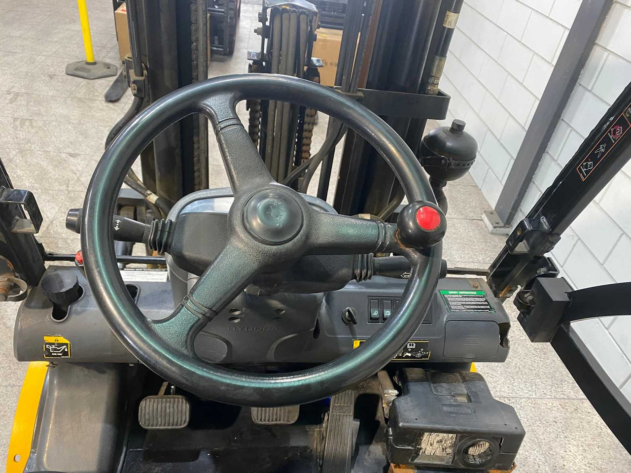 Heftruck HYUNDAI - 2012 - 25L-7A - FORKLIFT TRUCK: afbeelding 8 Heftruck HYUNDAI - 2012 - 25L-7A - FORKLIFT TRUCK: afbeelding 8