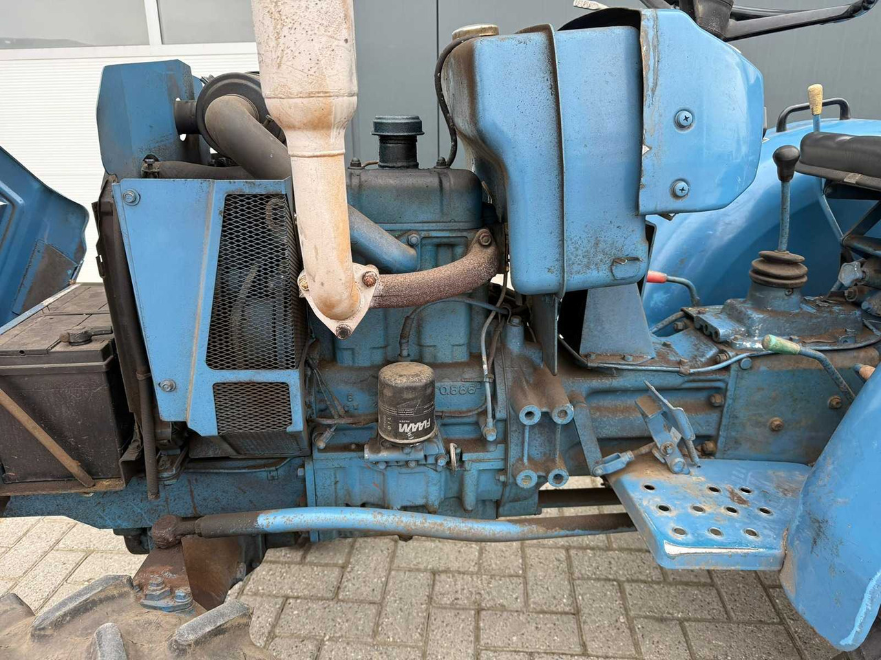 Mini tractor Hinomoto E-14 met Grondfrees: afbeelding 17 Mini tractor Hinomoto E-14 met Grondfrees: afbeelding 17