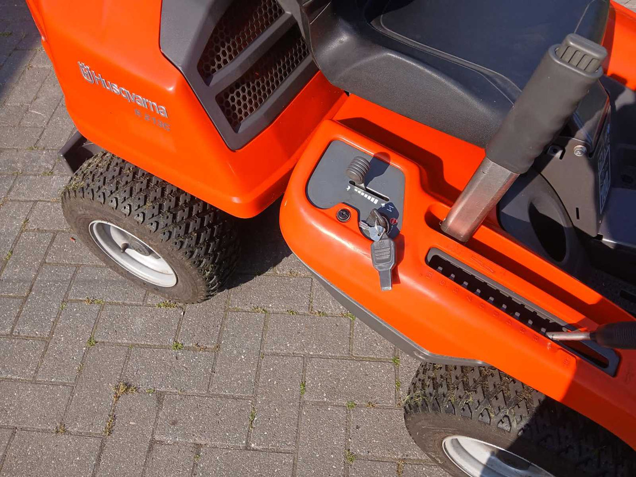 Husqvarna R213c - Gazonmaaier: afbeelding 2 Husqvarna R213c - Gazonmaaier: afbeelding 2