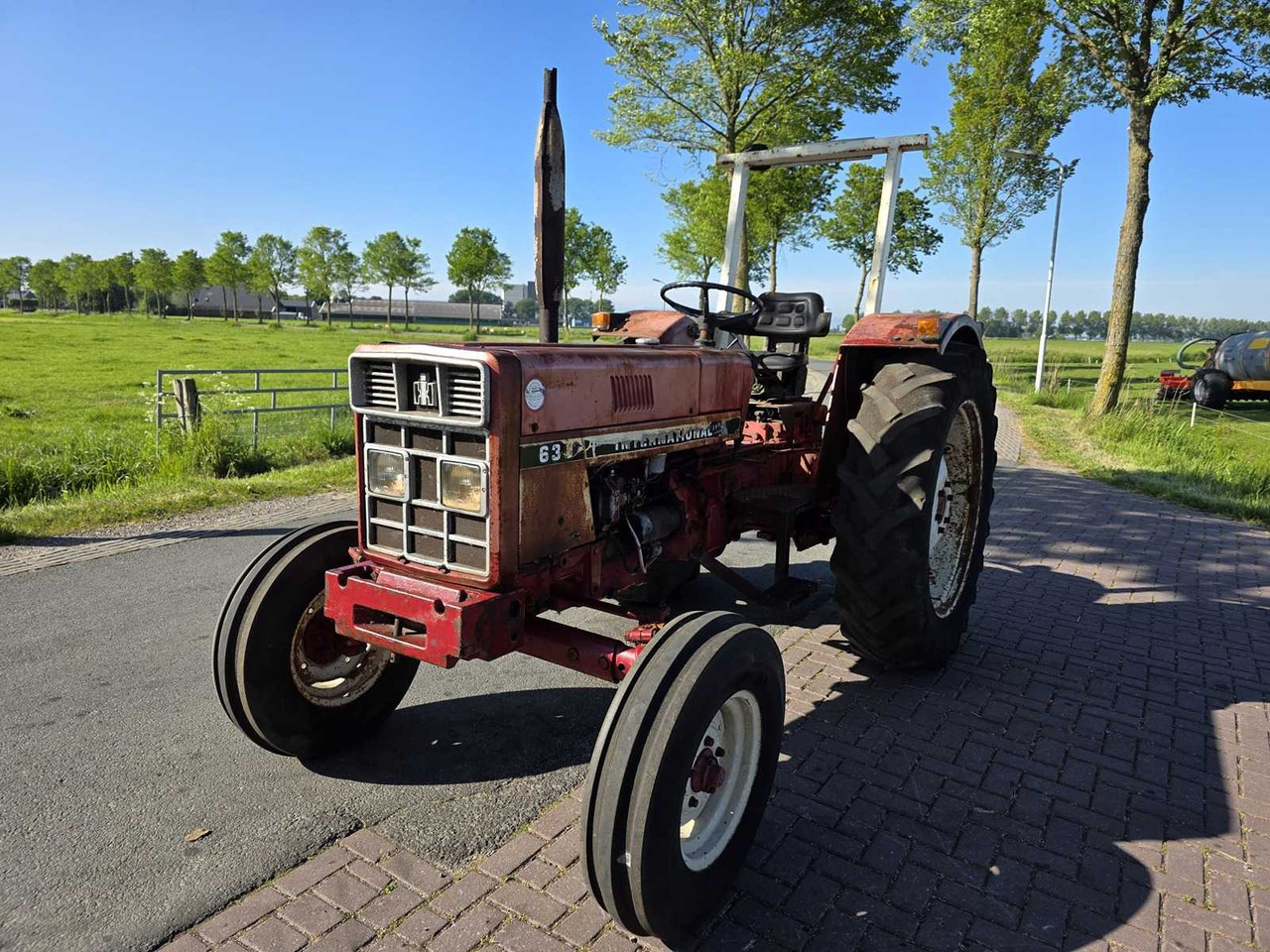 International 633 - Tractor: afbeelding 2 International 633 - Tractor: afbeelding 2