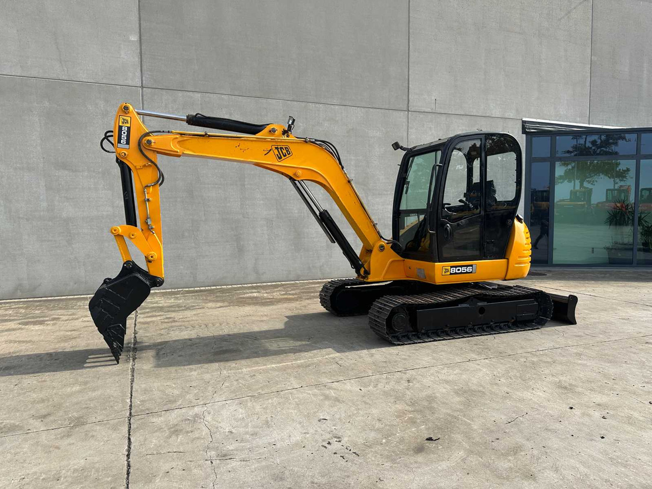 JCB - 2009 - 8056 - MIDI EXCAVATOR - Graafmachine: afbeelding 1 JCB - 2009 - 8056 - MIDI EXCAVATOR - Graafmachine: afbeelding 1
