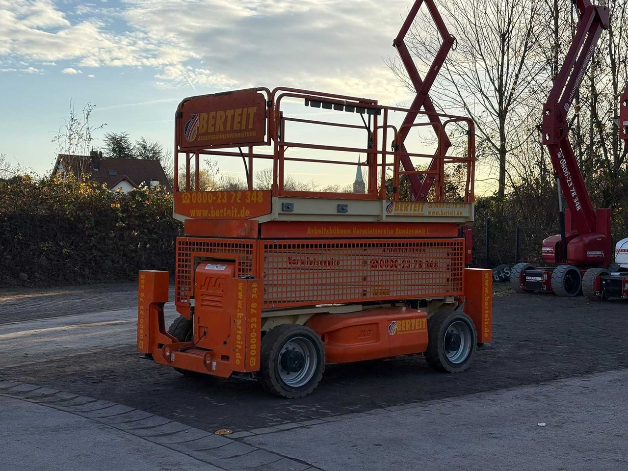 JLG - M4069 LE - JLG M4069 LE ROUGTH TERRAIN SCISSOR LIFT WITH OUTRIGGERS AND DIESEL GENERATOR - 2008 - Hoogwerker: afbeelding 2 JLG - M4069 LE - JLG M4069 LE ROUGTH TERRAIN SCISSOR LIFT WITH OUTRIGGERS AND DIESEL GENERATOR - 2008 - Hoogwerker: afbeelding 2
