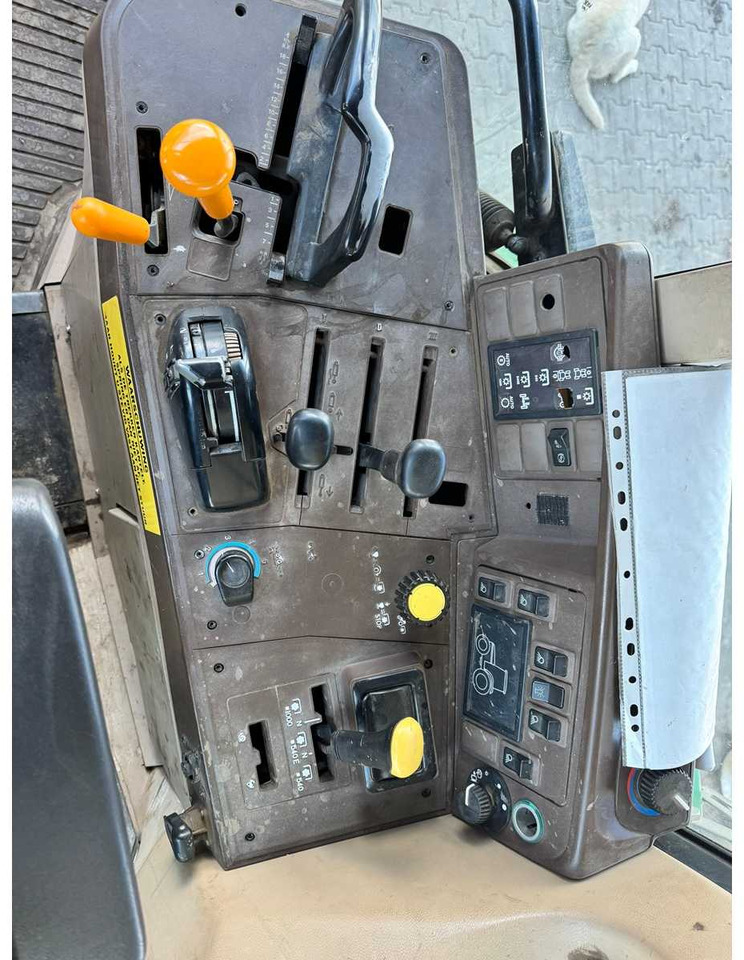 Tractor JOHN DEERE 6910: afbeelding 9 Tractor JOHN DEERE 6910: afbeelding 9