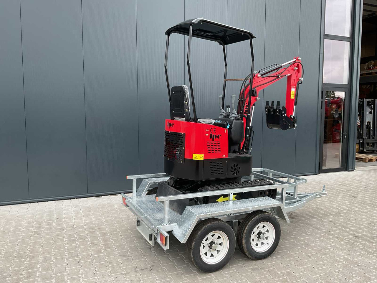 JPC HT12 met aanhangwagen - Graaflaadmachine: afbeelding 3 JPC HT12 met aanhangwagen - Graaflaadmachine: afbeelding 3
