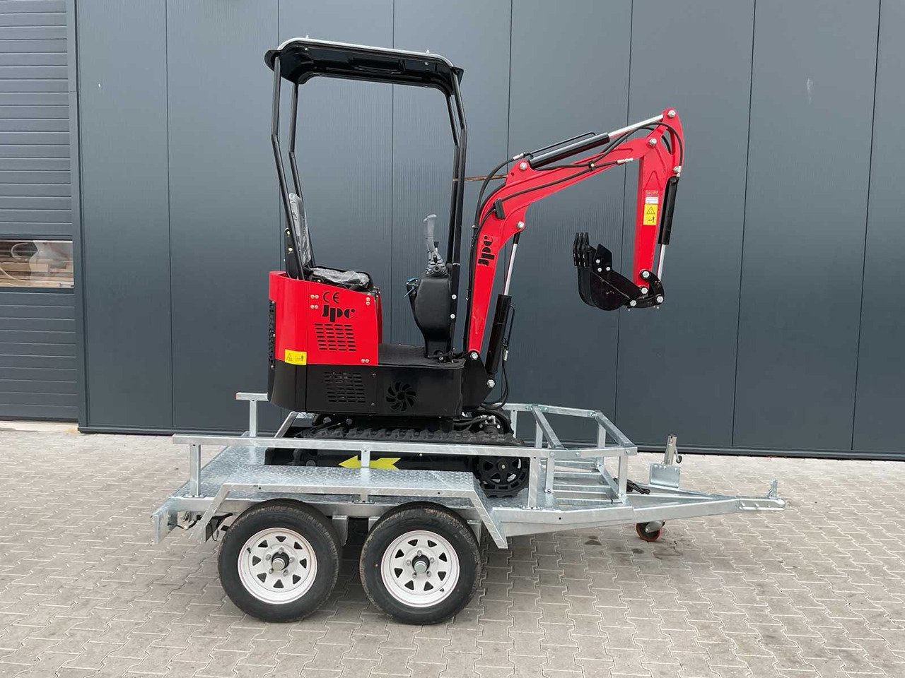 JPC HT12 met aanhangwagen - Graaflaadmachine: afbeelding 2 JPC HT12 met aanhangwagen - Graaflaadmachine: afbeelding 2