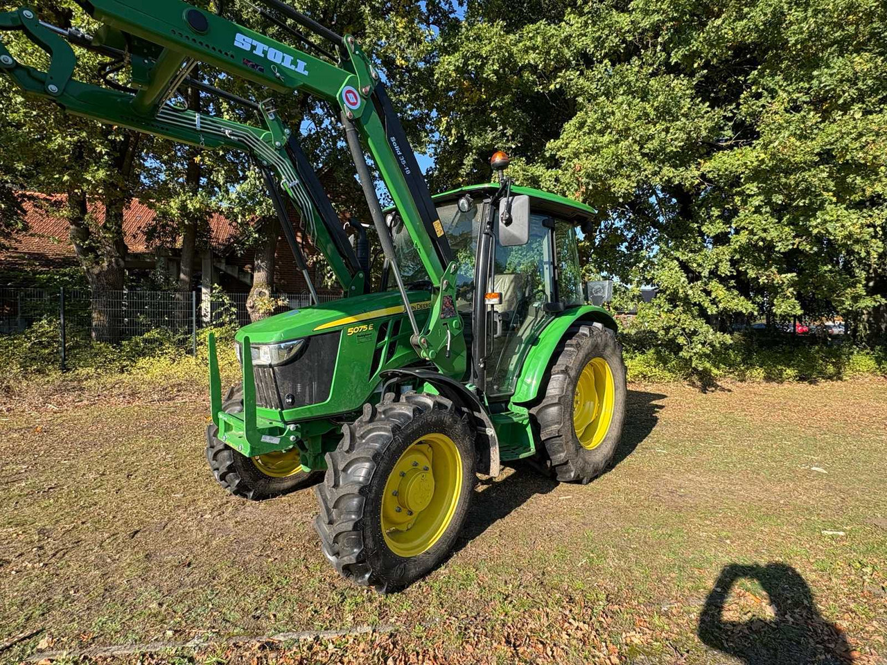 John Deere 2020 JOHN DEERE 5075E WITH STOLL FRONT LOADER SOLID 35-18.1P - Tractor: afbeelding 3 John Deere 2020 JOHN DEERE 5075E WITH STOLL FRONT LOADER SOLID 35-18.1P - Tractor: afbeelding 3
