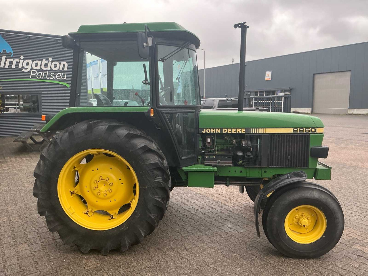 John Deere 2250 - Tractor: afbeelding 3 John Deere 2250 - Tractor: afbeelding 3