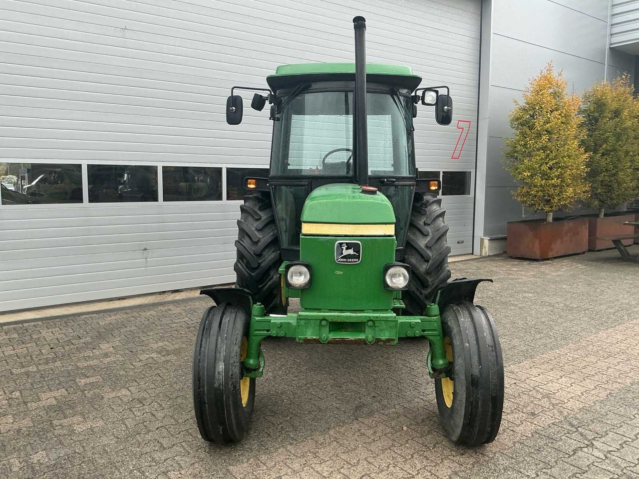 John Deere 2250 - Tractor: afbeelding 2 John Deere 2250 - Tractor: afbeelding 2
