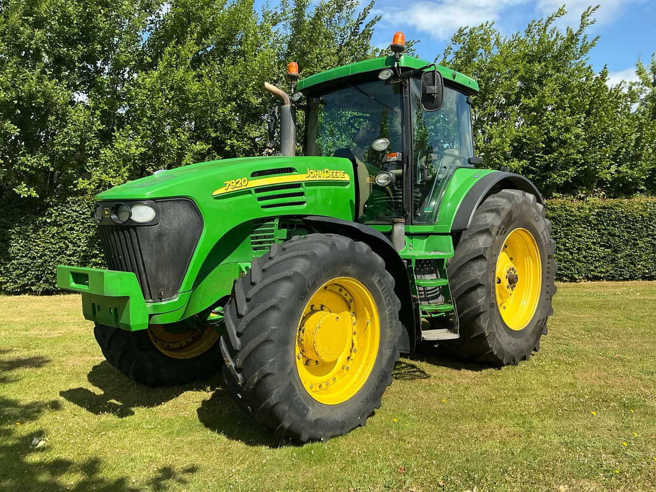 John Deere 7920 - Tractor: afbeelding 1 John Deere 7920 - Tractor: afbeelding 1