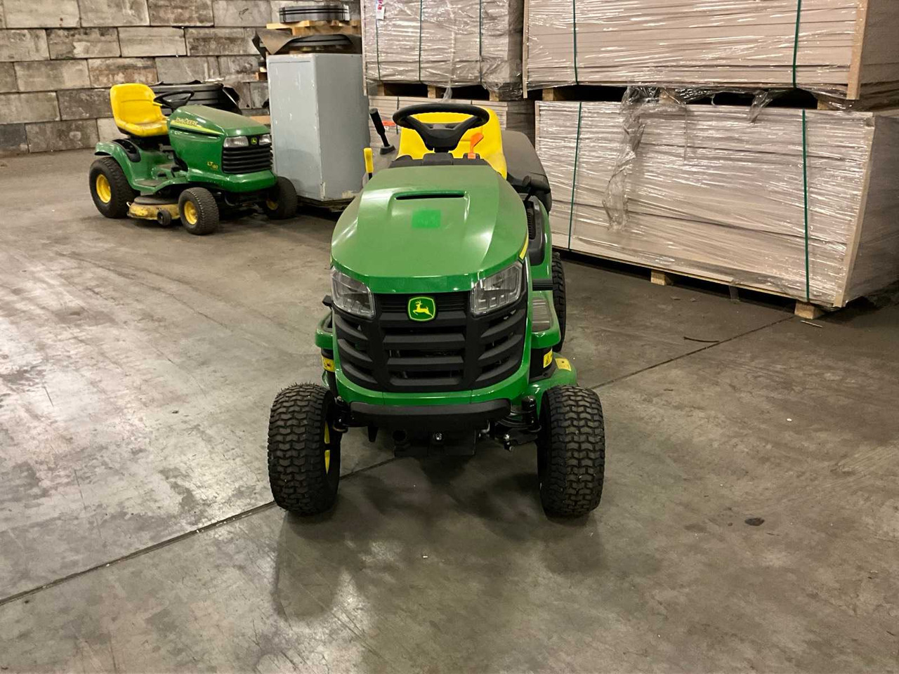 John Deere X117R - Gazonmaaier: afbeelding 3 John Deere X117R - Gazonmaaier: afbeelding 3