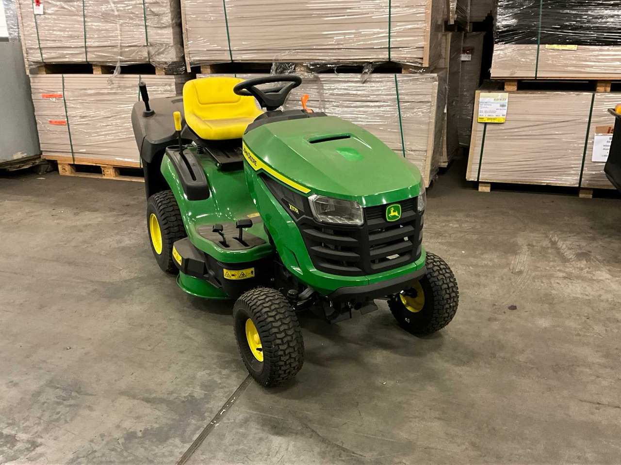 John Deere X117R - Gazonmaaier: afbeelding 4 John Deere X117R - Gazonmaaier: afbeelding 4