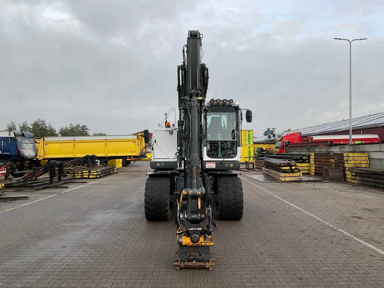 Komatsu PW148-10 - Mobiele graafmachine: afbeelding 3 Komatsu PW148-10 - Mobiele graafmachine: afbeelding 3