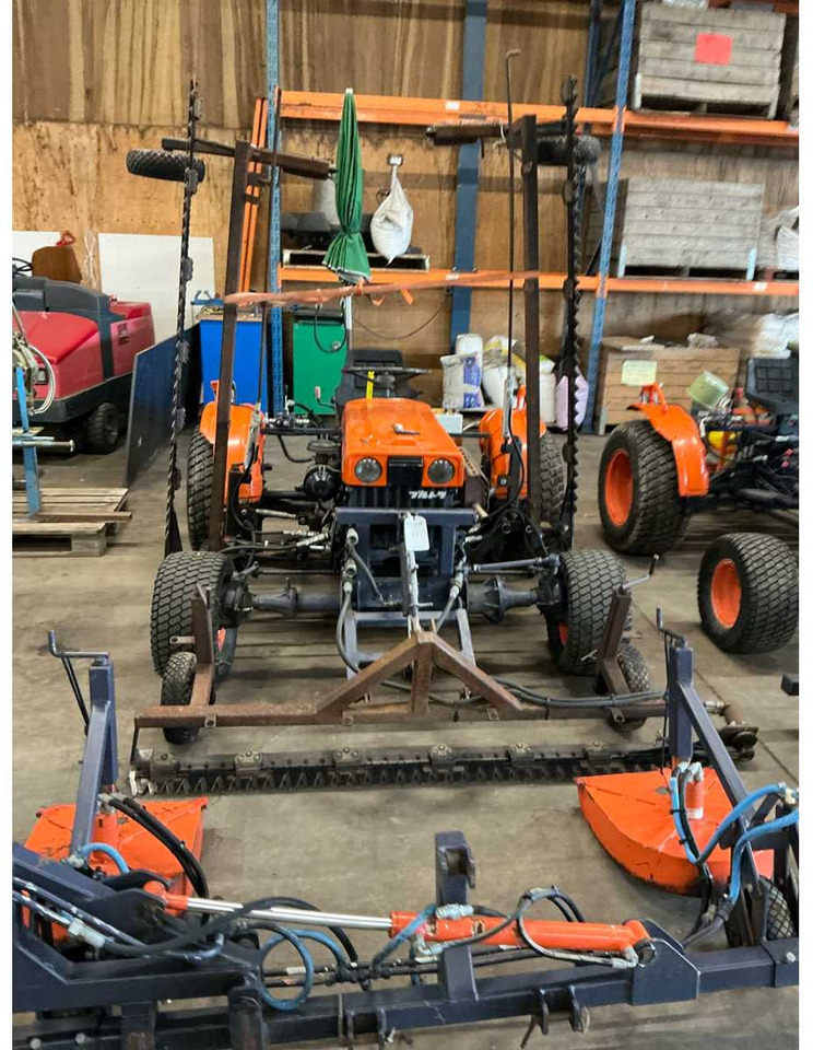 Kubota B7000 4WD - Mini tractor: afbeelding 3 Kubota B7000 4WD - Mini tractor: afbeelding 3