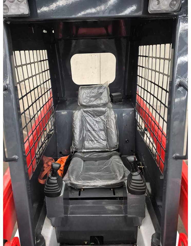 LADYS - 2025 - LA670 - SKID STEER LOADER - Compacte rupslader: afbeelding 2 LADYS - 2025 - LA670 - SKID STEER LOADER - Compacte rupslader: afbeelding 2